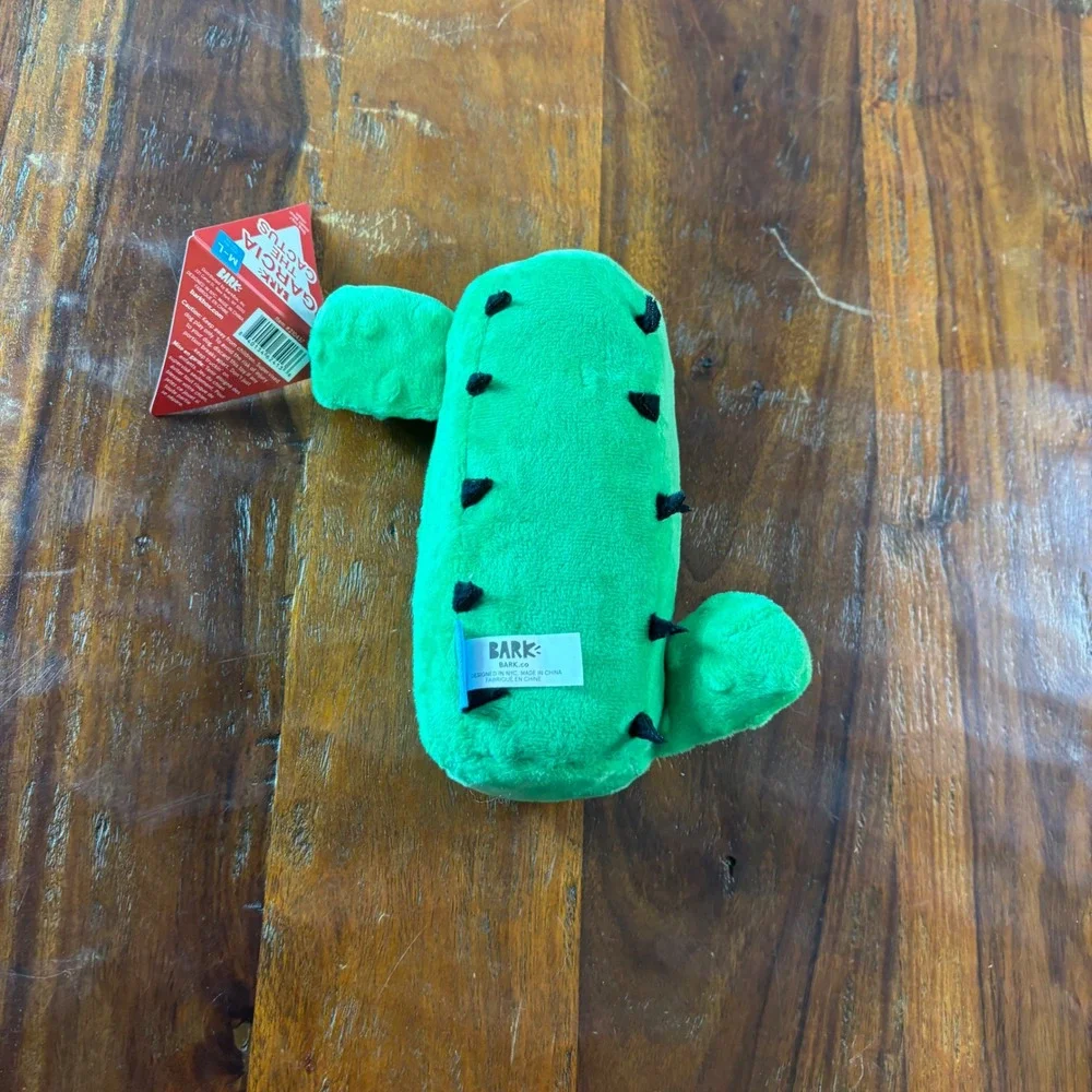 BARK Garcia The Cactus Rip N Reveal Squeaky Crinkle Plush Dog Toy M-L 210437